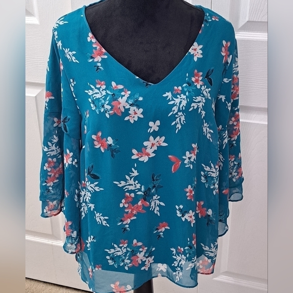 Lane Bryant Sheer Floral Tunic With Big Bell Sleeves    Size 14/16